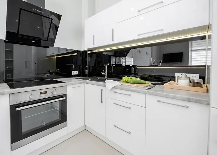 Luxe Virmenska * Lviv