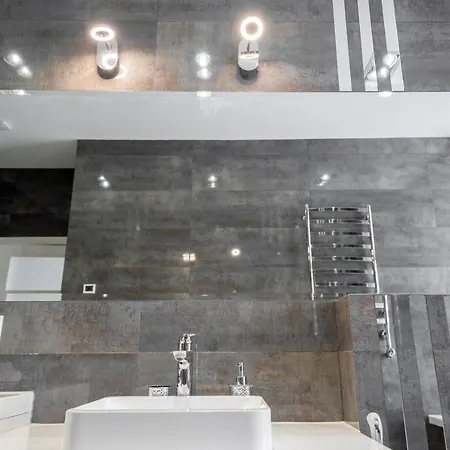 Luxe Virmenska * Lviv