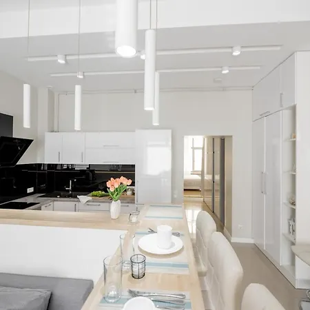 Luxe Virmenska * Lviv