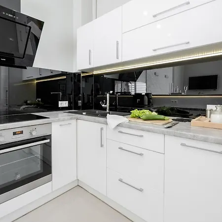 Luxe Virmenska * Lviv